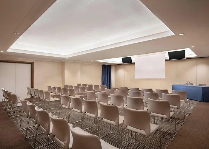 Courtyard By Marriott Rome Central Park