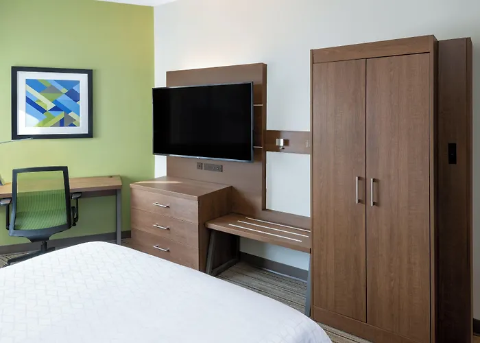 Holiday Inn Express & Suites Colorado Springs-Airport By Ihg