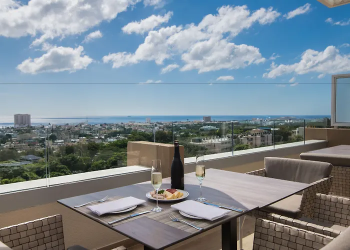 El Embajador, A Royal Hideaway Hotel