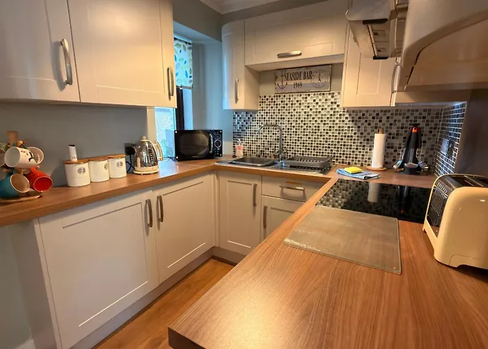 Seaforth Cottage -Dog Friendly, Historical Fishertown, Central Location