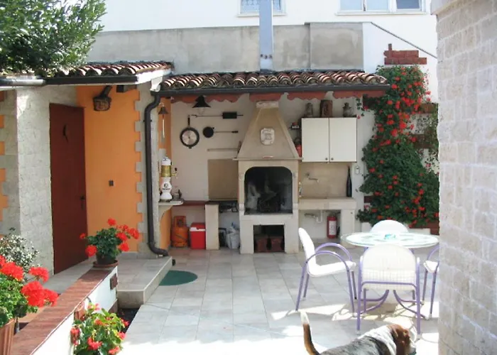 Apartment Dady With A Large Covered Terrace