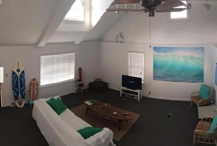 Walking Distance To Beach And Shops