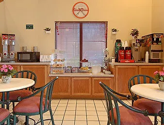 Howard Johnson Inn Ocean Springs