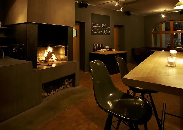 Arena Lodge