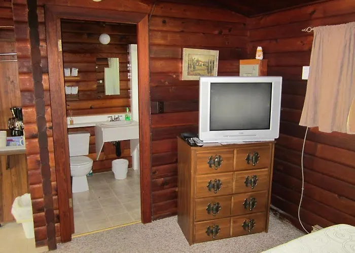 The Cedars Motel Sicamous