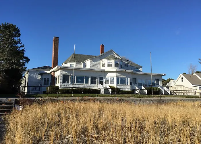The Holiday House Inn & Motel