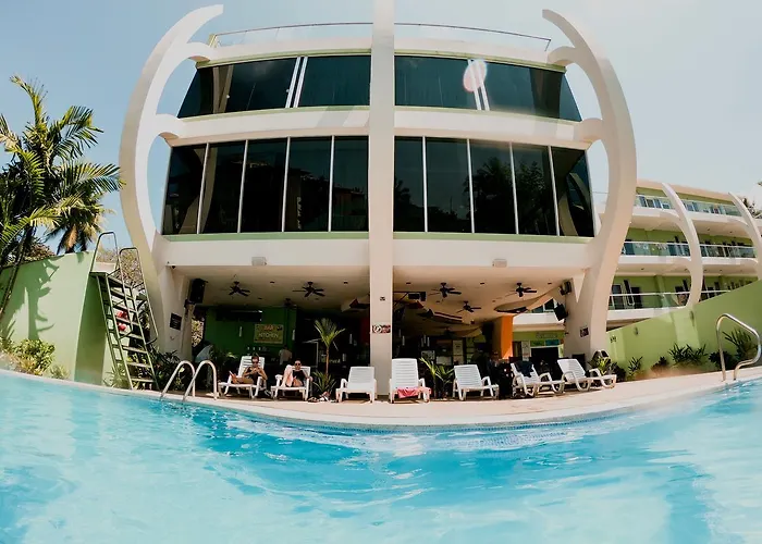 Room2Board Hostel And Surf School