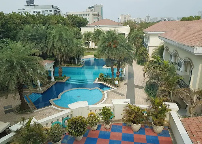 The Palms Town & Country Club - Resort