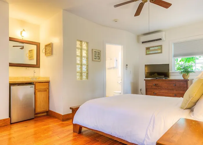 Key West Harbor Inn - Adults Only