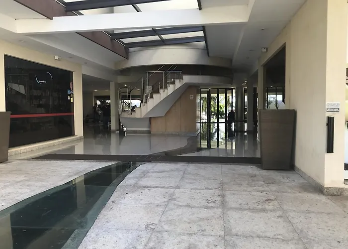 Flat Em Resort Incrivel A 10 Min Da Esplanada, Stf E Pgr