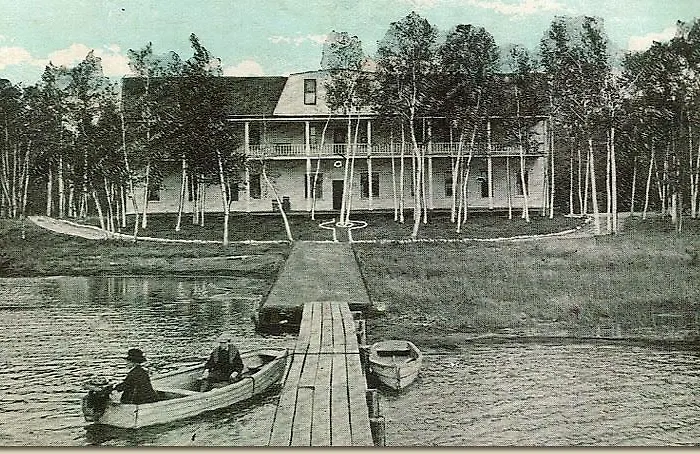 Historic Birch Lodge And Motel