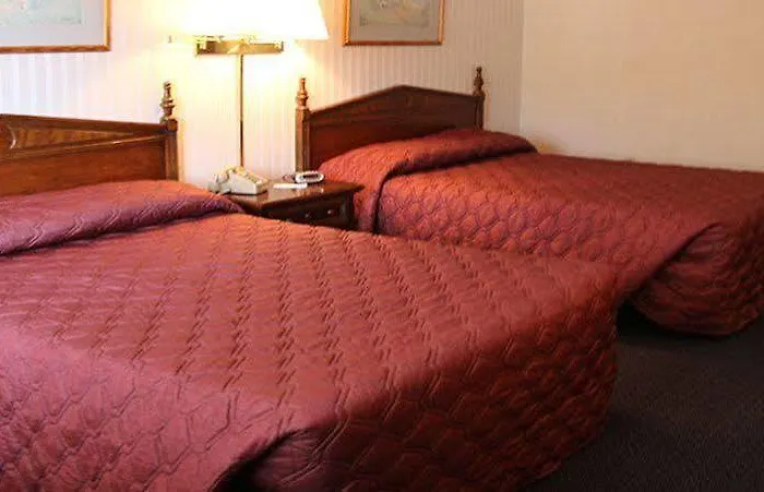 Iron Road Inn