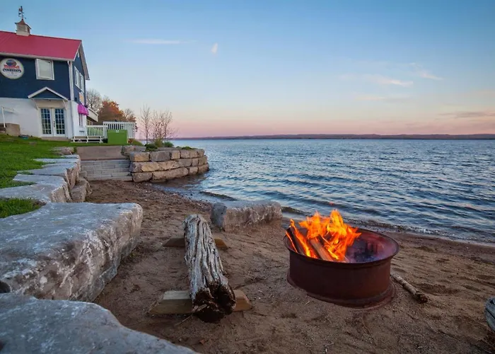 Greystone On Golden Lake