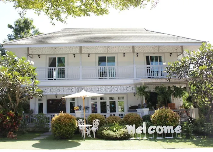 Moeimanee Resort
