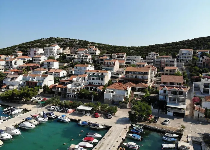 Hana Home - Apartments Tisno