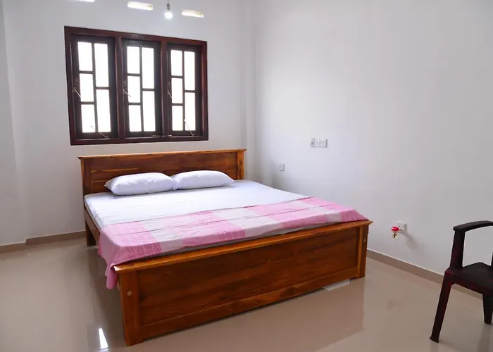 Roshan'S Guest House