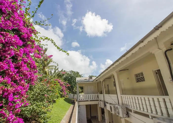 Rosewood Apartment Hotel