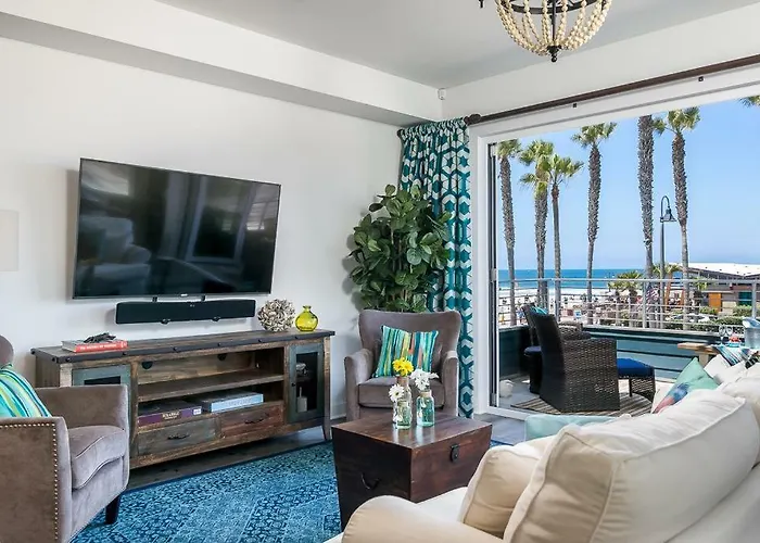 Ocean View 3 Bedrooms Condo, Just Steps From The Park, Pier & Water!