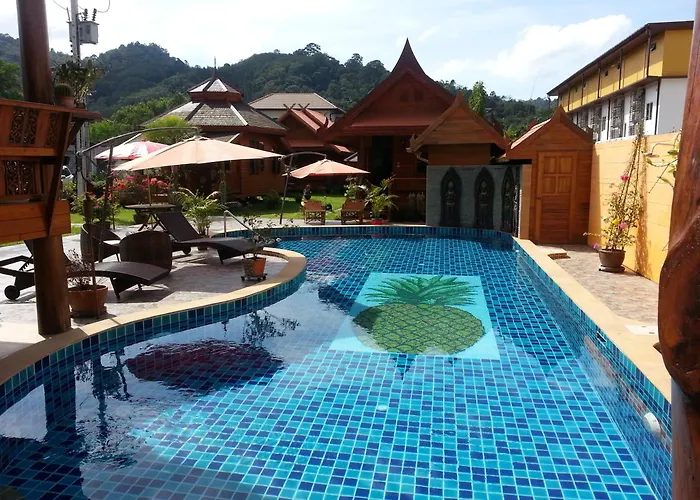 Golden Teak Resort Baan Sapparot