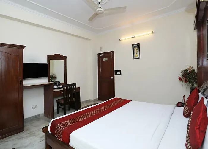 Hotel Garden View - Near Karol Bagh Metro Station And Gaffar Market