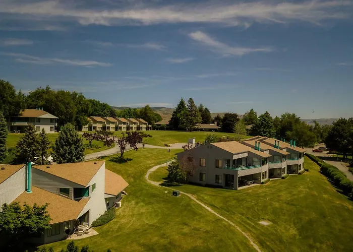 Wapato Point Resort