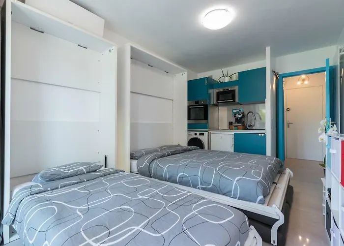 Beautiful Studio Near Sea