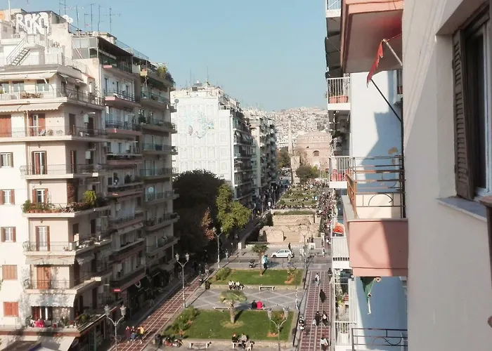 Luxury Apt At Navarino Square