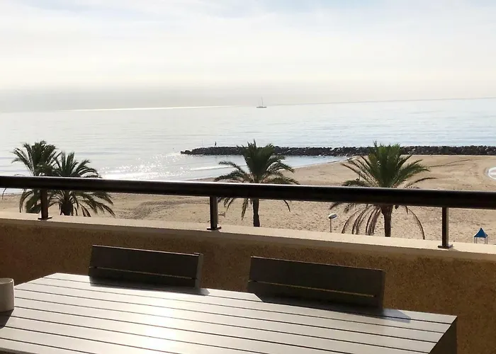 Espectacular ático dúplex con vistas al mar