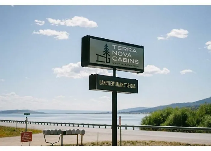 Terra Nova Cabins