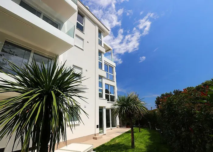 New Apartment With Swimming Pool Near The Beach