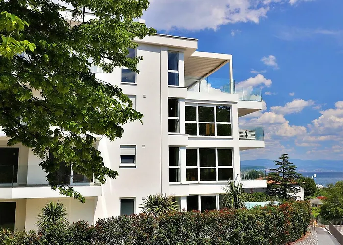 New Apartment With Swimming Pool Near The Beach