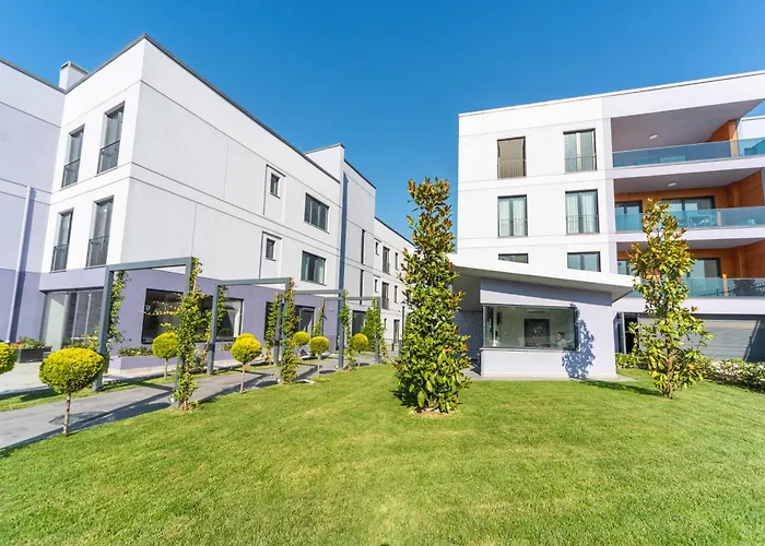 Green Hills Suites