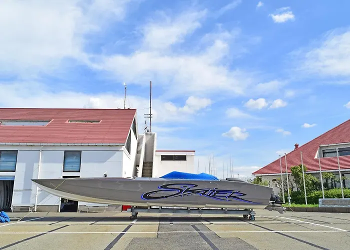 Osaka Hokko Marina Hull