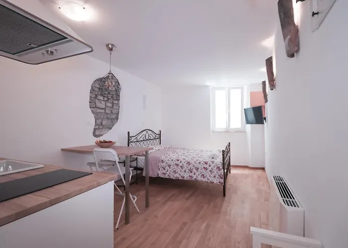 Apartments Pia
