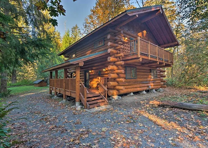 Riverfront Cabin W/ Hot Tub: 2 Mi To Eagle Falls