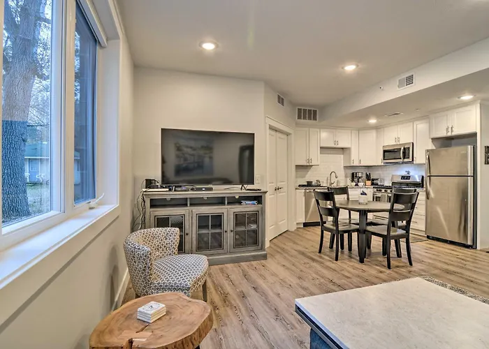 Centrally Located Traverse City Condo 1 Mi To Bay