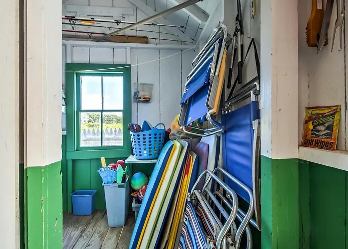Kennebunk Cottage W/ Private Beach & Ocean Views!