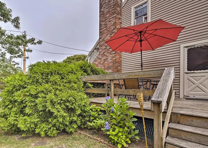 Walk To Beach & Main St: Dog-Friendly Cape Cod Gem