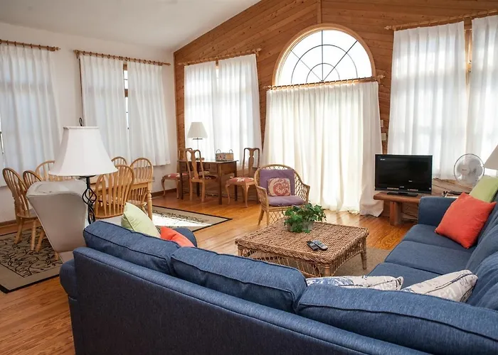 40399 Beachcomber Rd Home