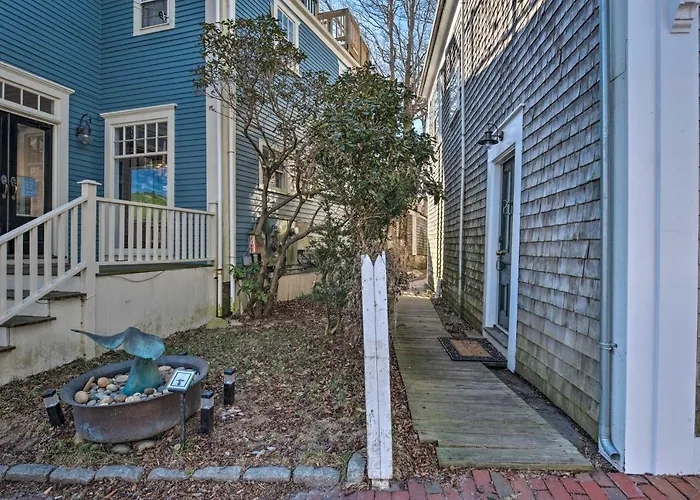 Walk To Attractions: Couple'S Retreat In Nantucket