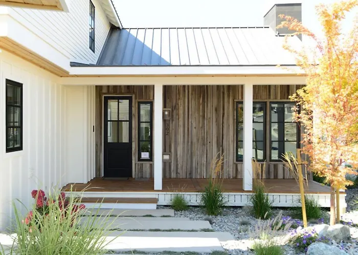 Arroyo With A Carriage House #60