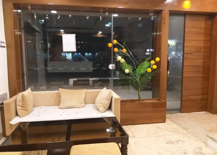 Hotel Silvora Inn